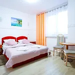 Róża Pokoje&apartamenty * Łeba
