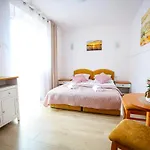 Róża Pokoje&apartamenty Kwatera prywatna Łeba