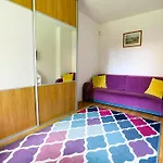 Róża Pokoje&apartamenty *