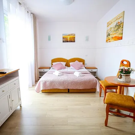 Kwatera prywatna Róża Pokoje&apartamenty Łeba