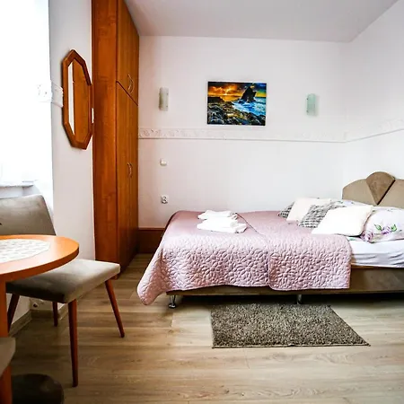 Róża Pokoje&apartamenty Kwatera prywatna Łeba
