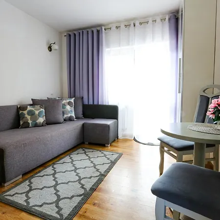 Róża Pokoje&apartamenty Kwatera prywatna Łeba