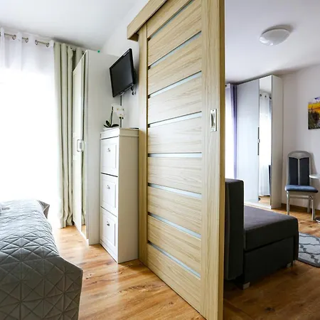 Kwatera prywatna Róża Pokoje&apartamenty *