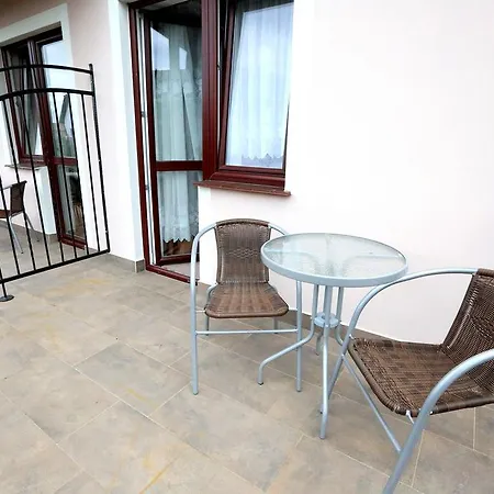 בית אירוח Roza & *