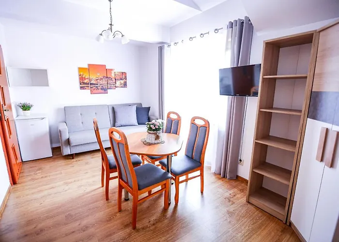 Roza & Δωμάτια σε οικογενειακή κατοικία