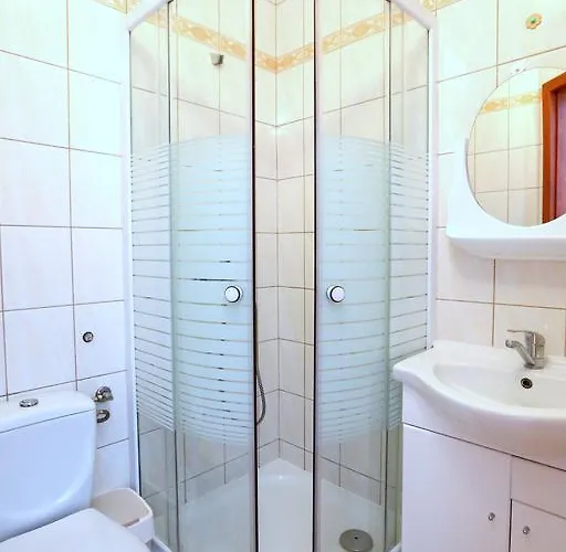 Δωμάτια σε οικογενειακή κατοικία Roza &