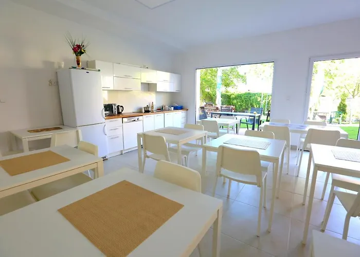 Séjour chez l'habitant Roza & *